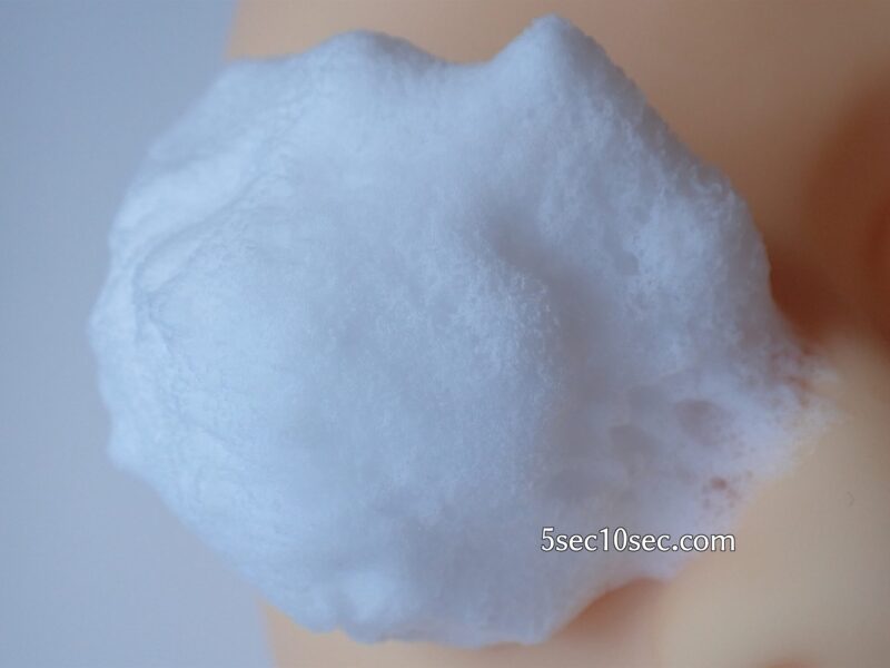 アクセーヌ　スキンケアプログラムAD　フェイシャルソープ AD　30g　洗顔料　泡の写真、もっちり系というよりはサラッとした泡です