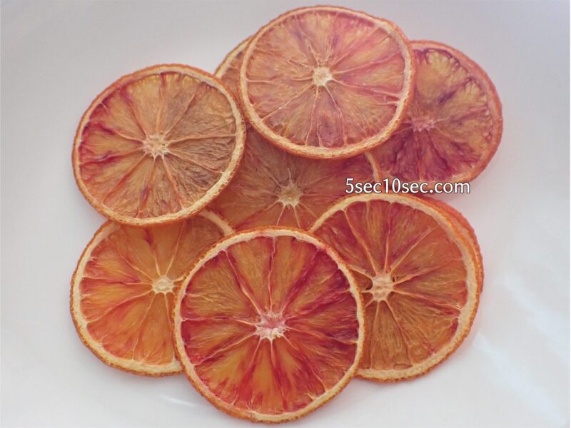 ブラッドオレンジ　モロ種、タロッコ種　家庭用オーブンで家で作ったブラッドオレンジのドライフルーツ