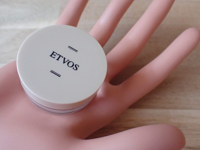 エトヴォス ETVOS　パーフェクトキット　ナイトミネラルファンデーション 1g　大きさの感覚はこのくらいです