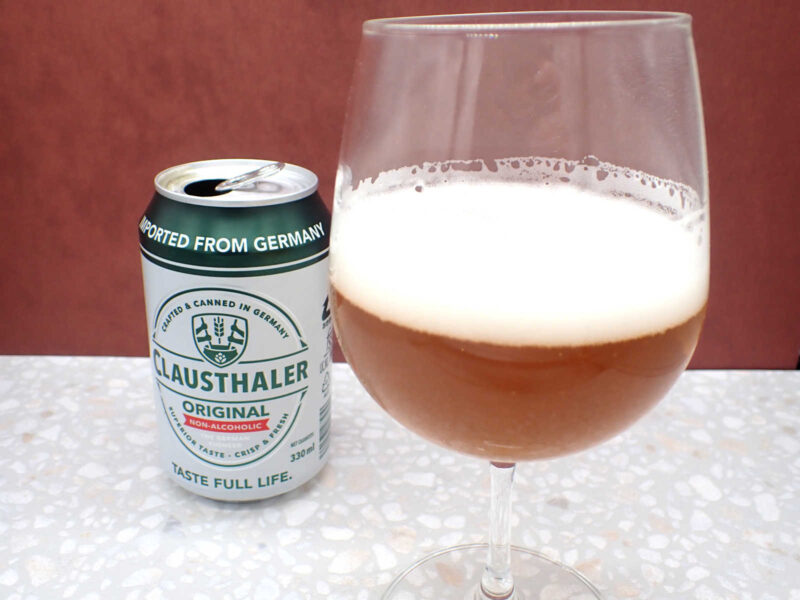 クラウスターラー CLAUSTHALERのノンアルコールビールの泡立ちです。