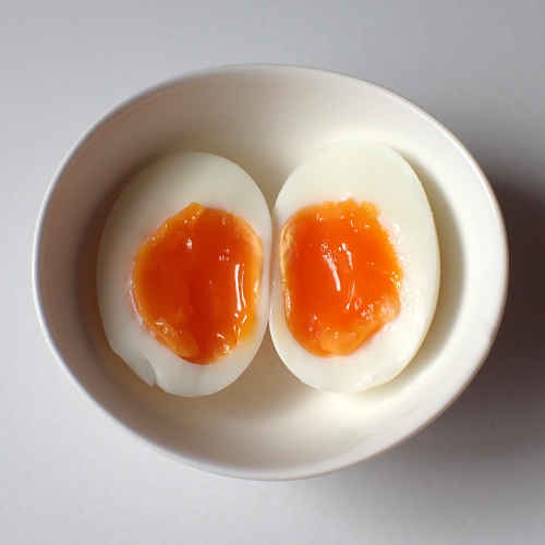 加熱調理してもおいしい 半熟ゆで卵 半熟卵 らでぃっしゅぼーやの平飼いたまご 平飼い卵